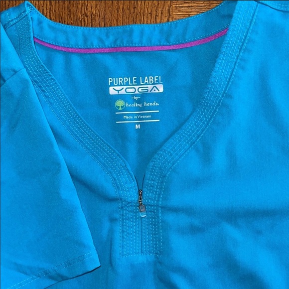 Teal size M healing hands scrub top. Worn once. - Picture 2 of 3